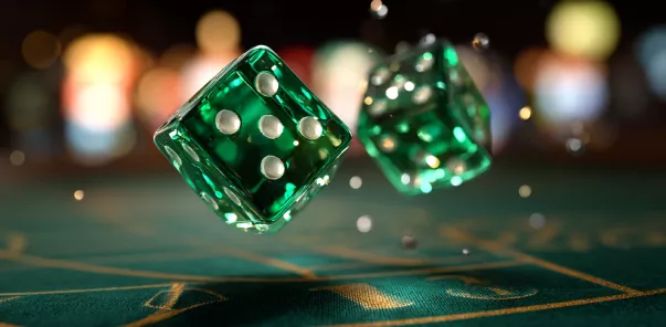 Dois dados verdes transparentes no WinWin